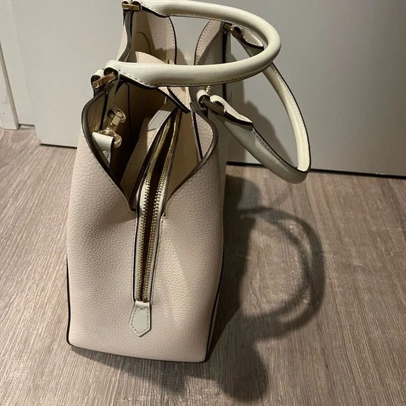 Michael Kors Bag Brand New Never Used - Picture 3 of 7